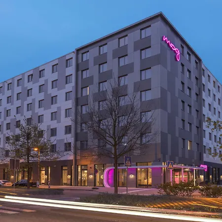 Moxy Frankfurt Airport-3